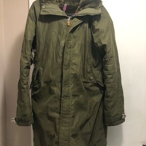TNA Green Puffer Jacket with Hood and Durable Fabric